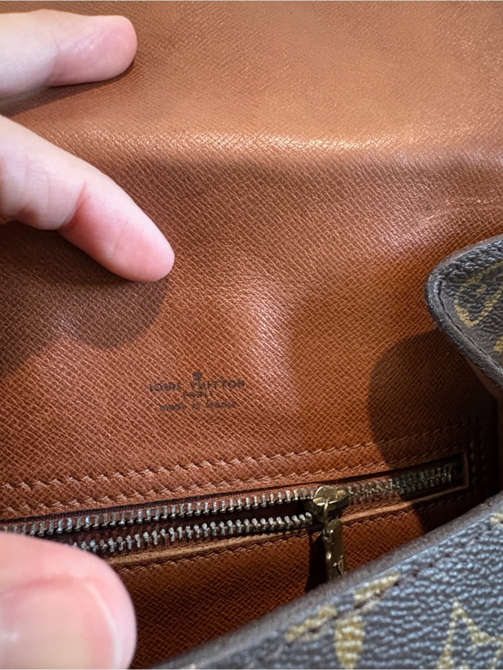 Louis Vuitton Saint Cloud
Brown Monogram Crossbody Bag - Picture 6 of 15